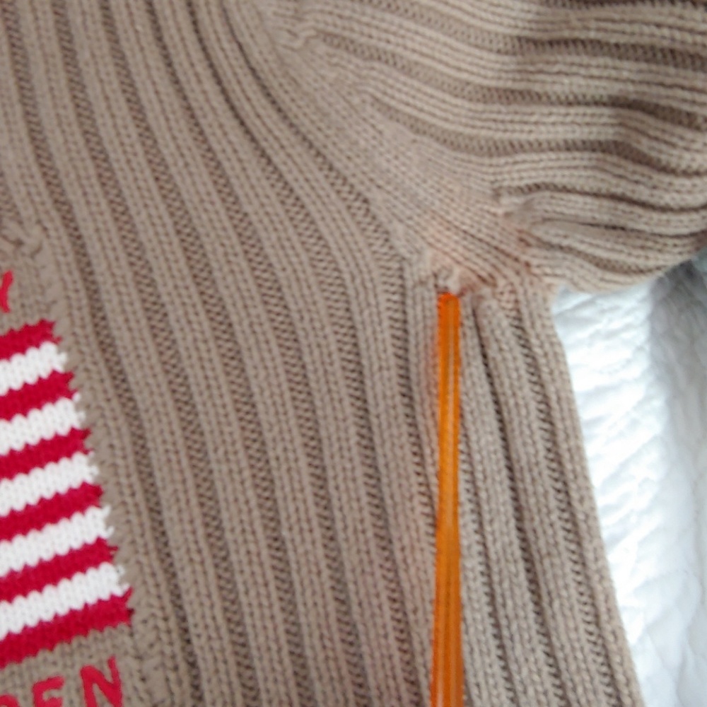Sweater - Picture 4 of 4